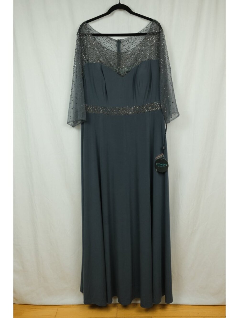 NWT Sydneys Evening Gown Plus Size 20 Grey Beaded Long Dress Formal Wear